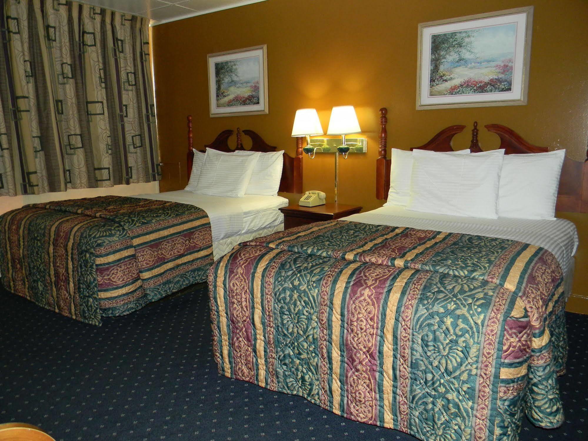 Fairfax 2* Roanoke Rapids